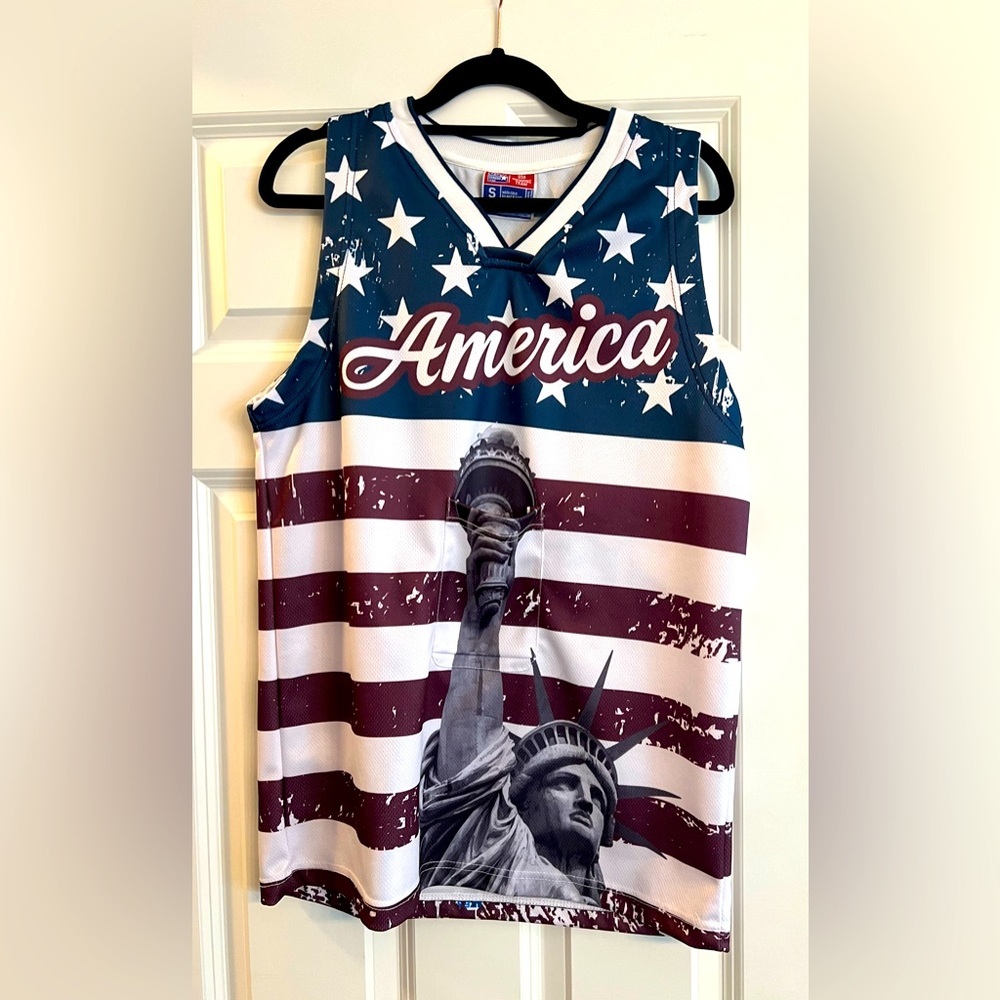 America Drinking Team Sleeveless Shirt-Holds Any Size Can in the Shirt. Small - Picture 2 of 4